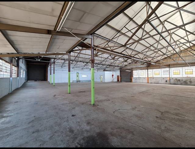 1,319M² WAREHOUSE TO LET IN BENROSE